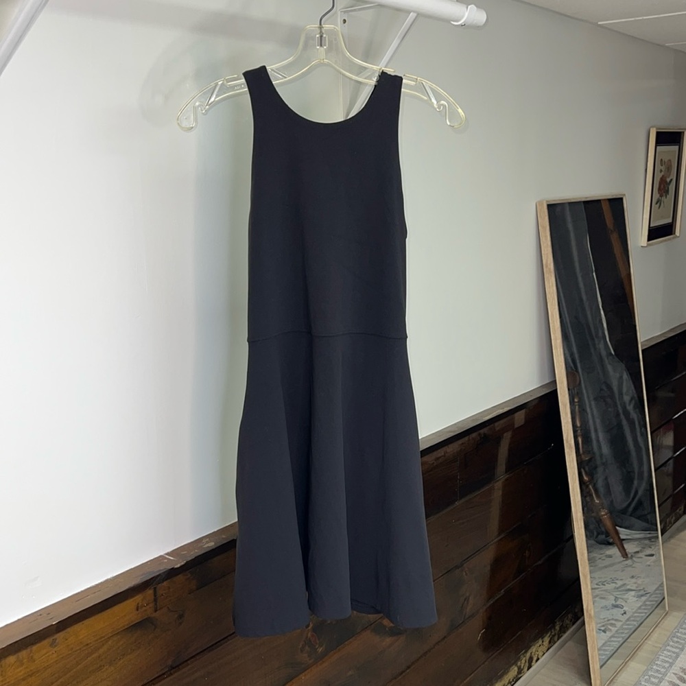 ATHLETA CONSCIOUS DRESS - Color Black - Size M